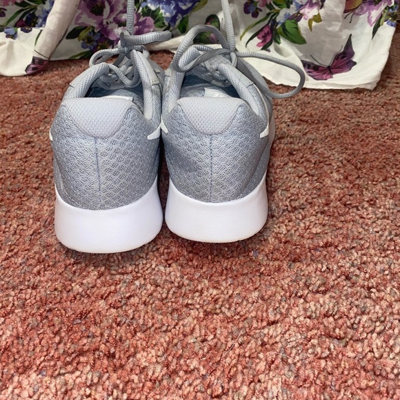 Nike - Picture 2 of 2